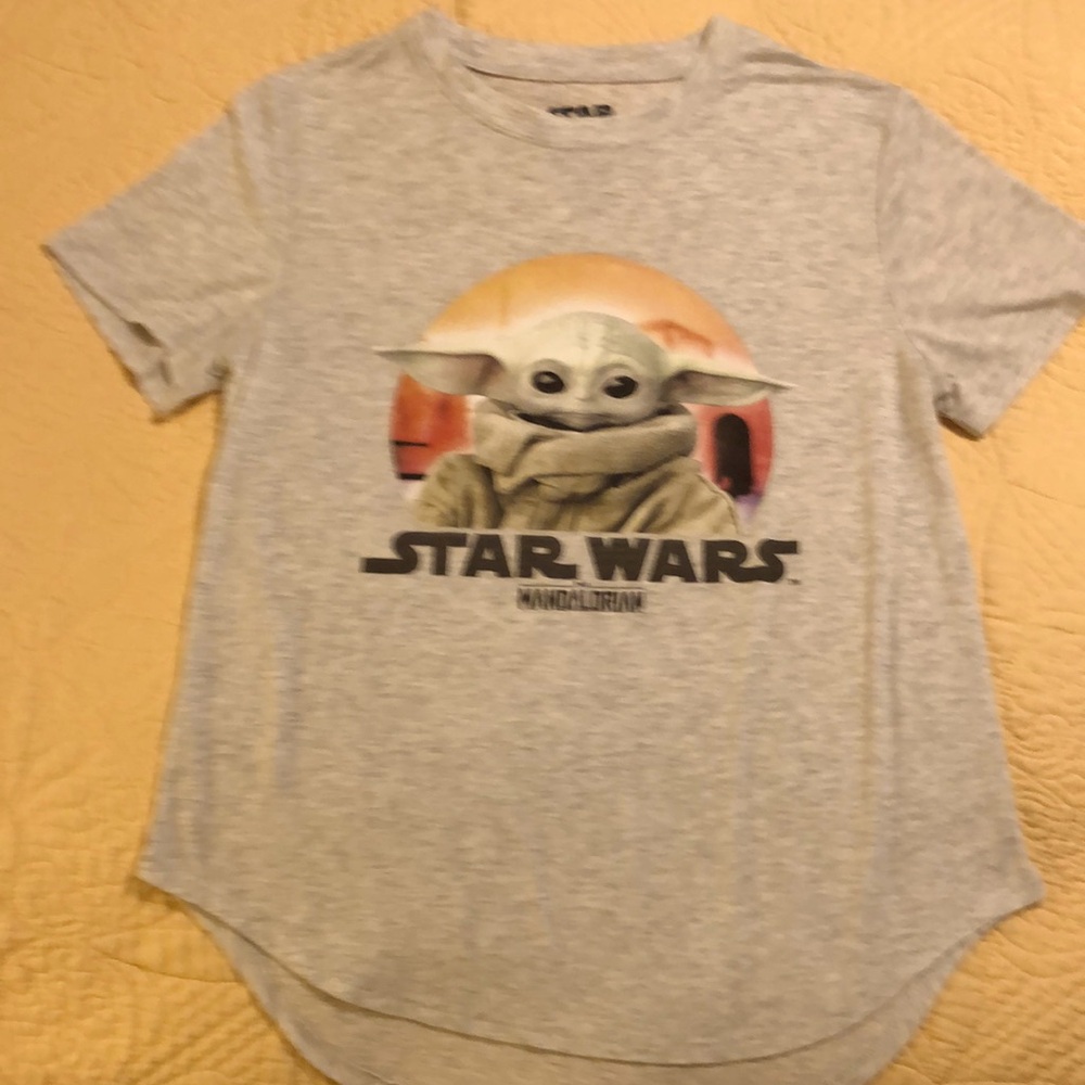 Star Wars girls size XL (15/17) Mandalorian t shirt,   excellent condition